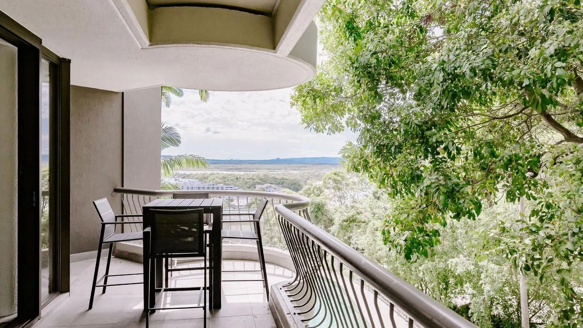 Elsa - Little Cove Apartment Noosa Heads Australia